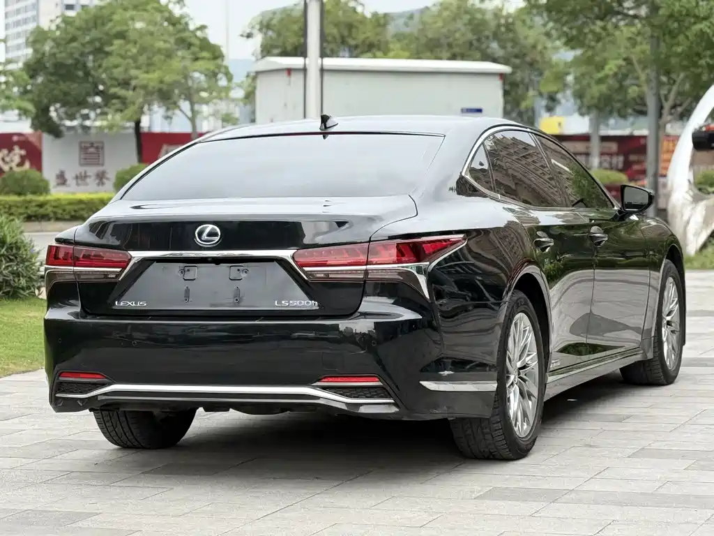 Lexus LS 2020 — фото 4