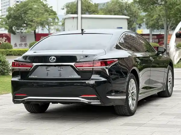 Lexus LS 2020