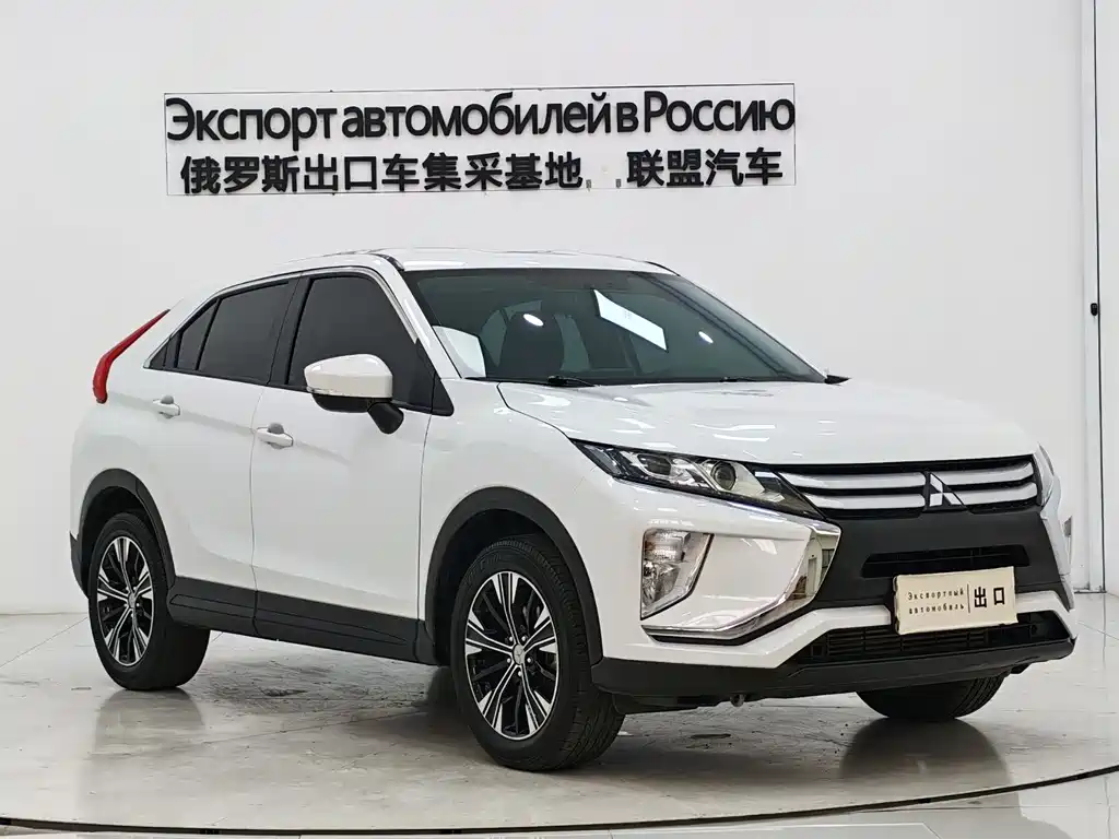 Mitsubishi Eclipse Cross 2023 — фото 3