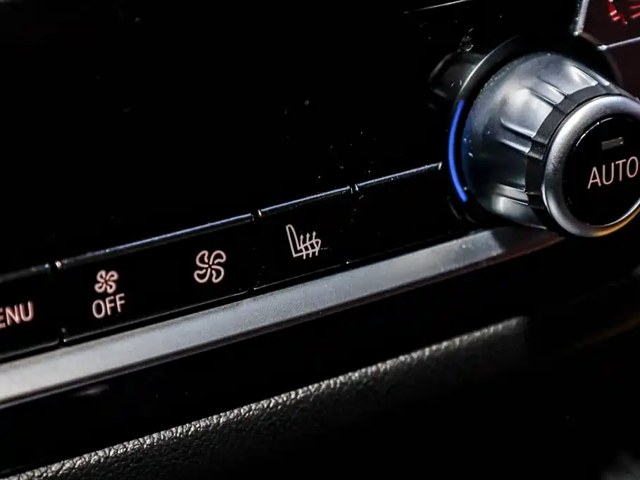 BMW 5 Series 2023 — фото 31