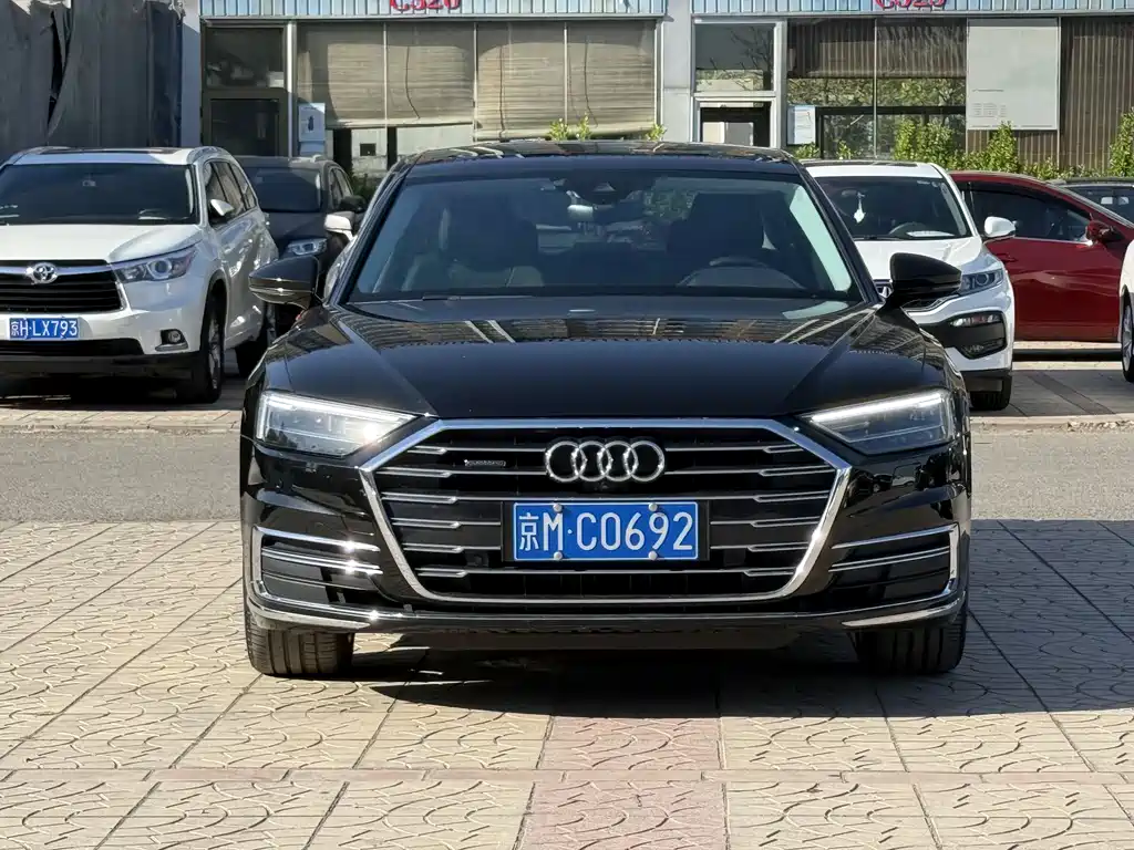 Audi A8 2021 — фото 2
