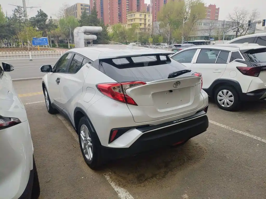 Toyota C-HR 2021 — фото 13