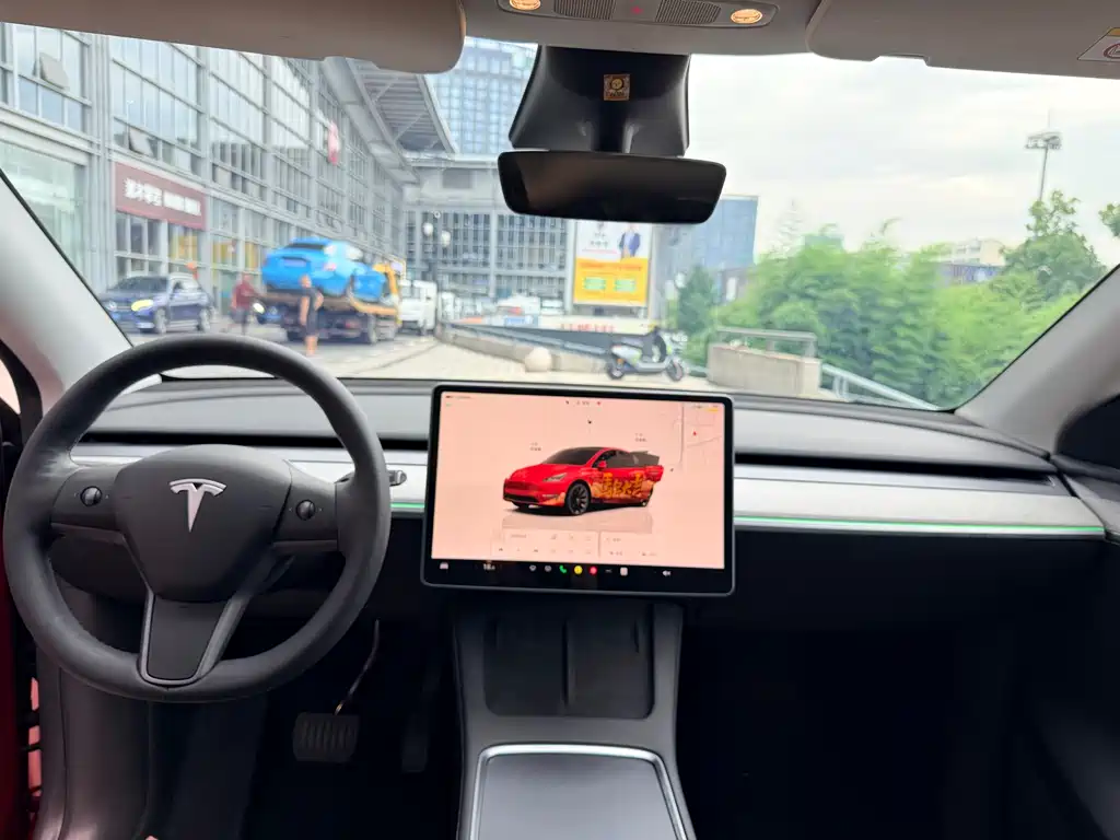 Tesla Model Y 2024 — фото 10