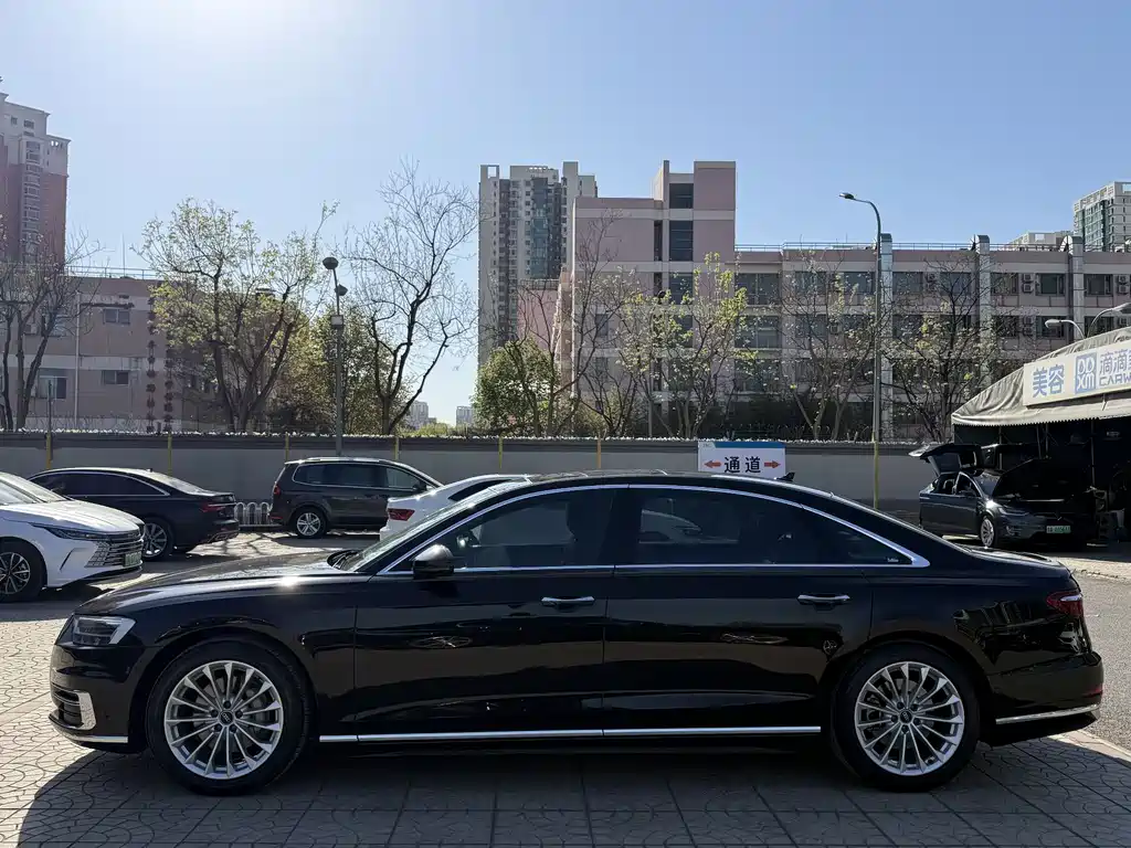 Audi A8 2021 — фото 4