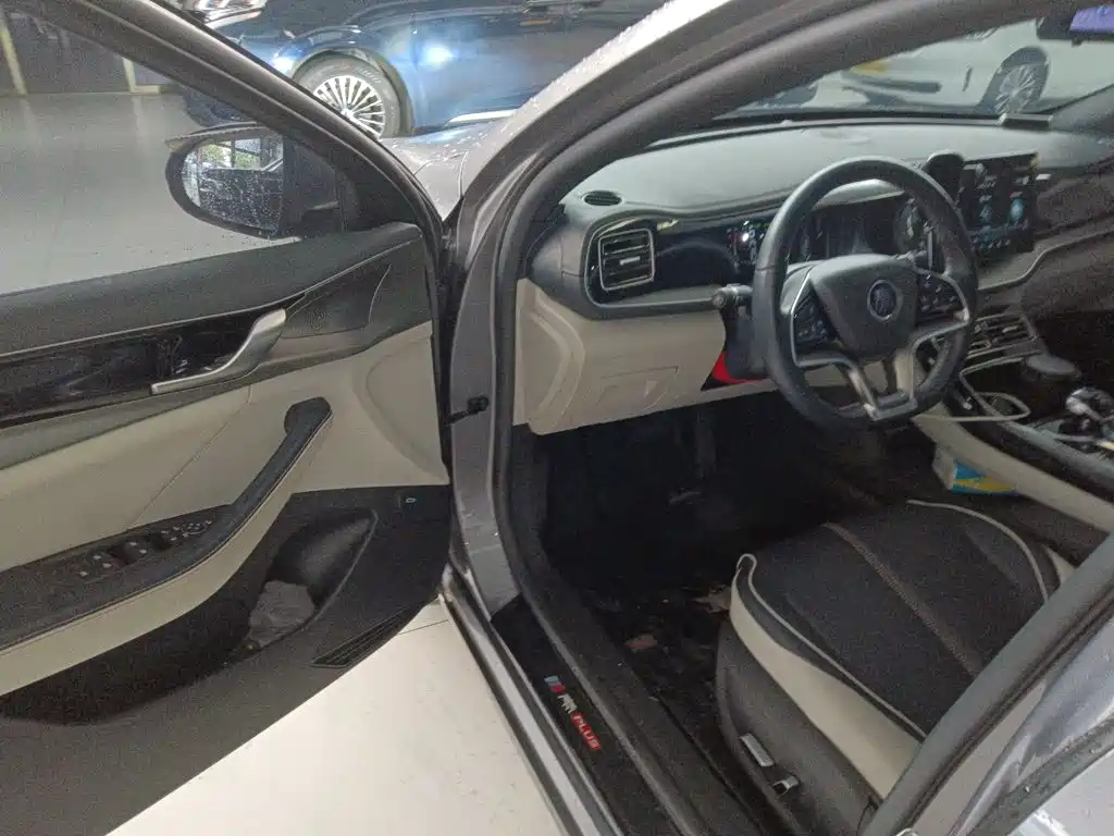 BYD Qin PLUS 2023 — фото 12