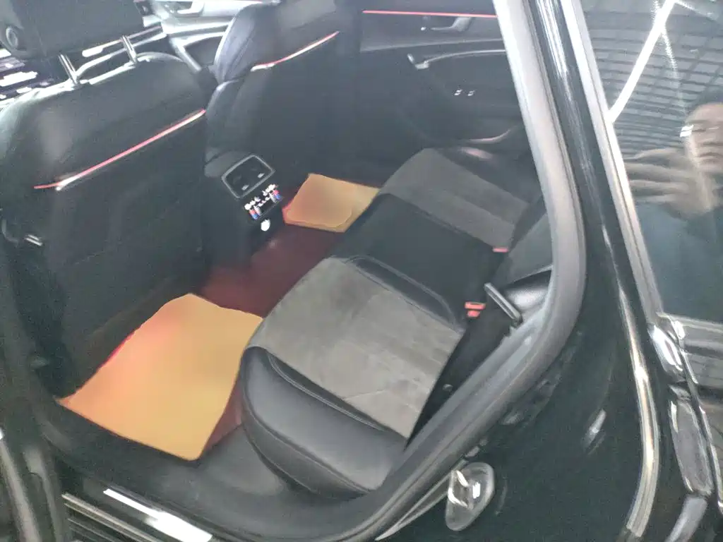 Audi A6L 2022 — фото 17