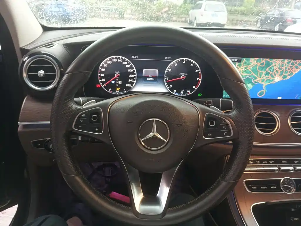 Mercedes-Benz E-Class 2018 — фото 11