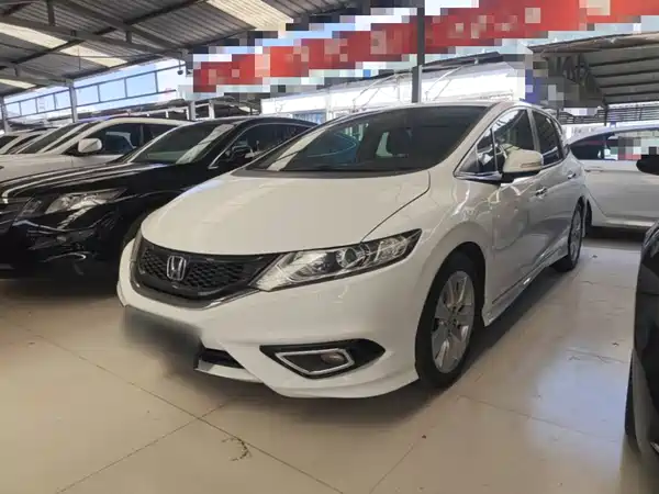 Honda Jade 2015