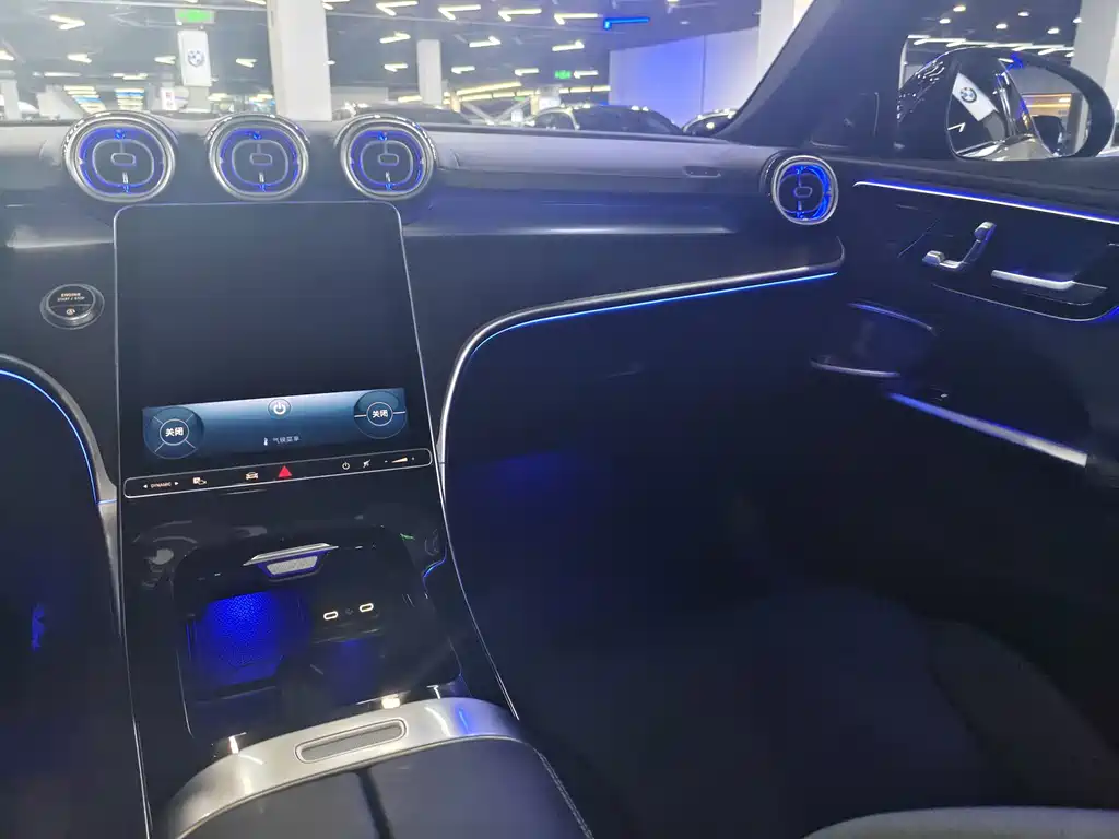 Mercedes-Benz C-Class 2023 — фото 16
