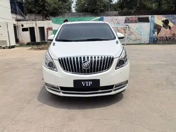 Buick GL8 2013