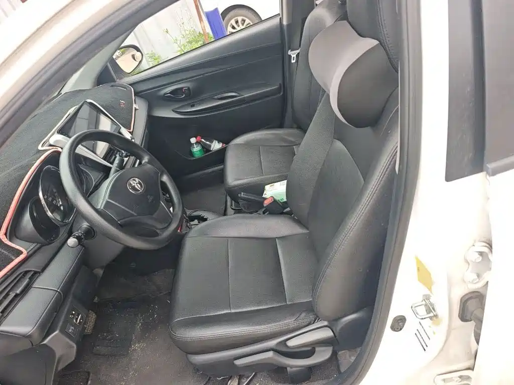 Toyota Yaris L 2020 — фото 8