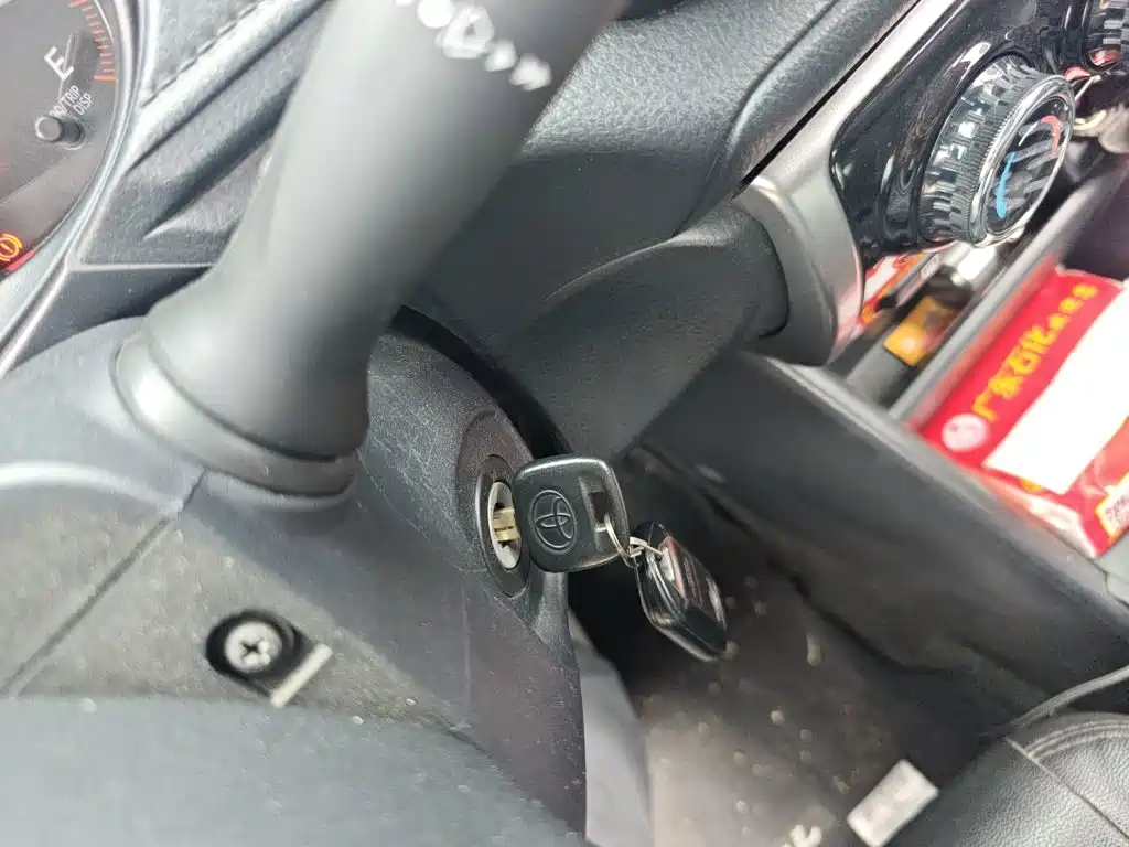 Toyota Yaris L 2020 — фото 12