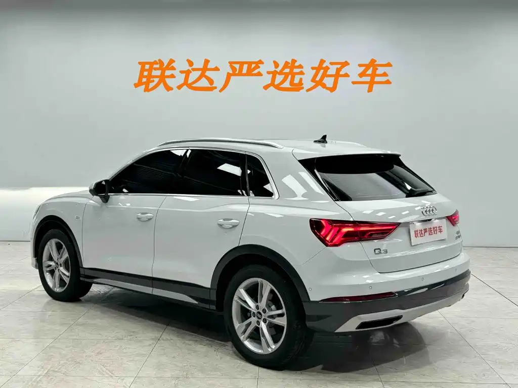 Audi Q3 2023 — фото 24