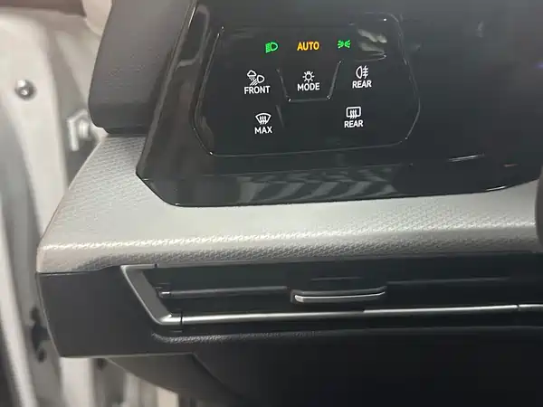 Volkswagen Golf 2025