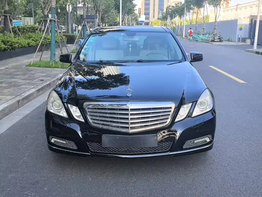 Mercedes-Benz E-Class 2010