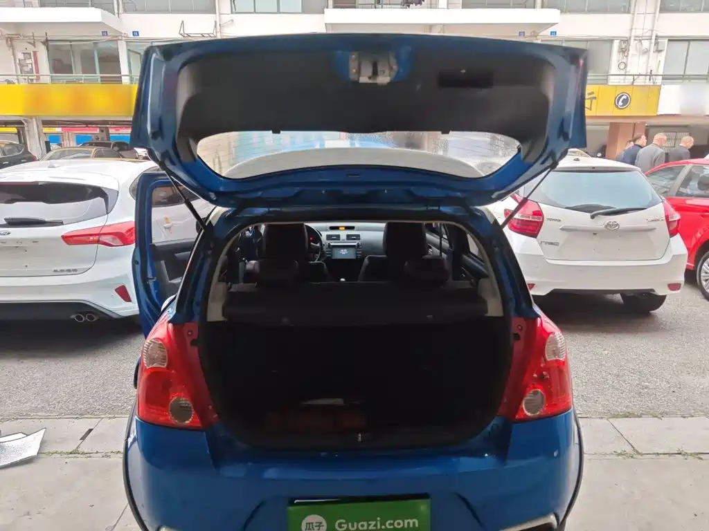 Suzuki Swift 2015 — фото 10