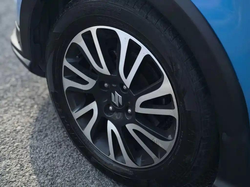 Suzuki Swift 2015 — фото 16