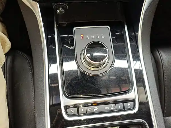 Jaguar XEL 2019
