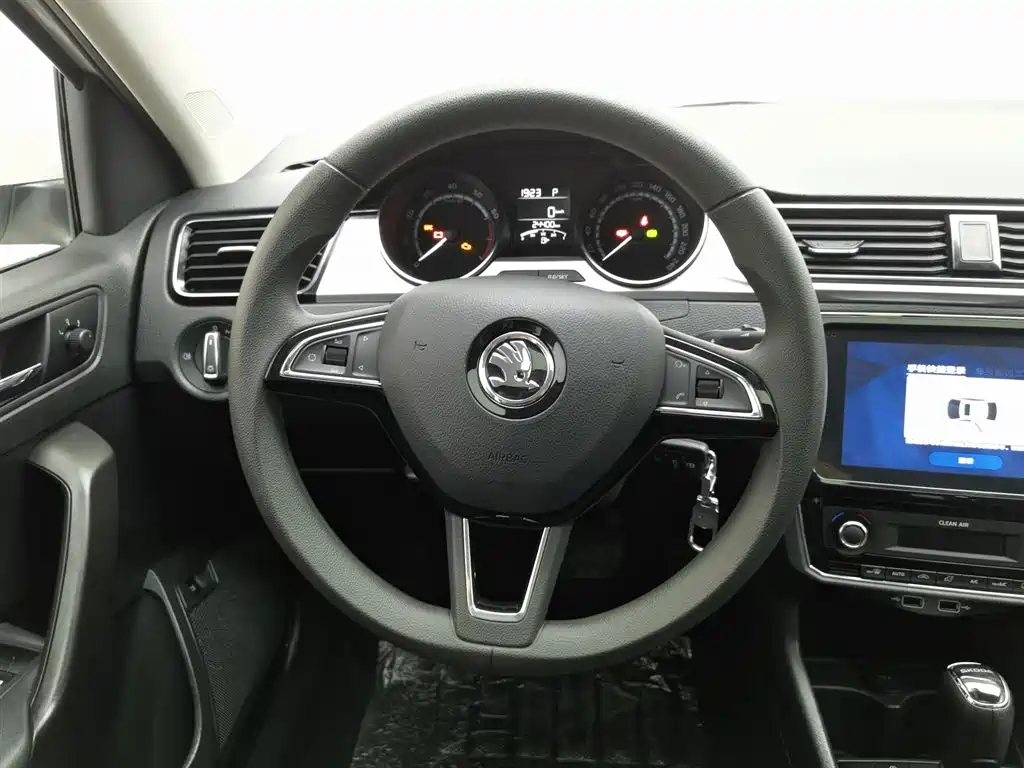Skoda Rapid 2021 — фото 11