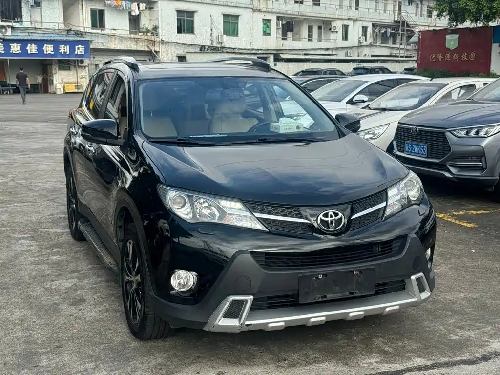 Toyota RAV4 2014 — фото 2