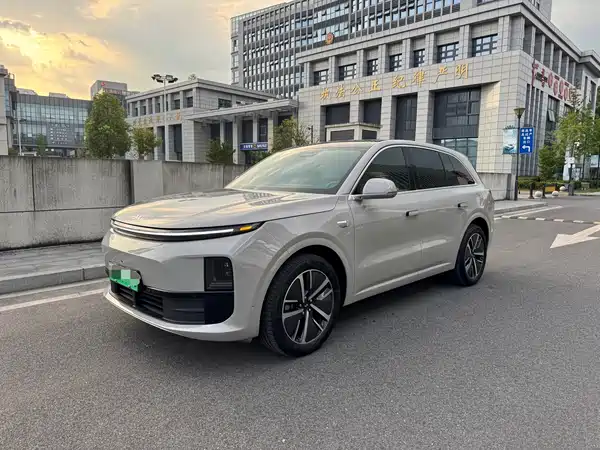 Li Auto L6 2024