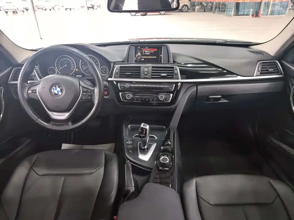 BMW 3 Series 2016 — фото 10
