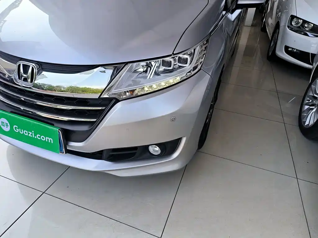 Honda Odyssey 2015 — фото 18