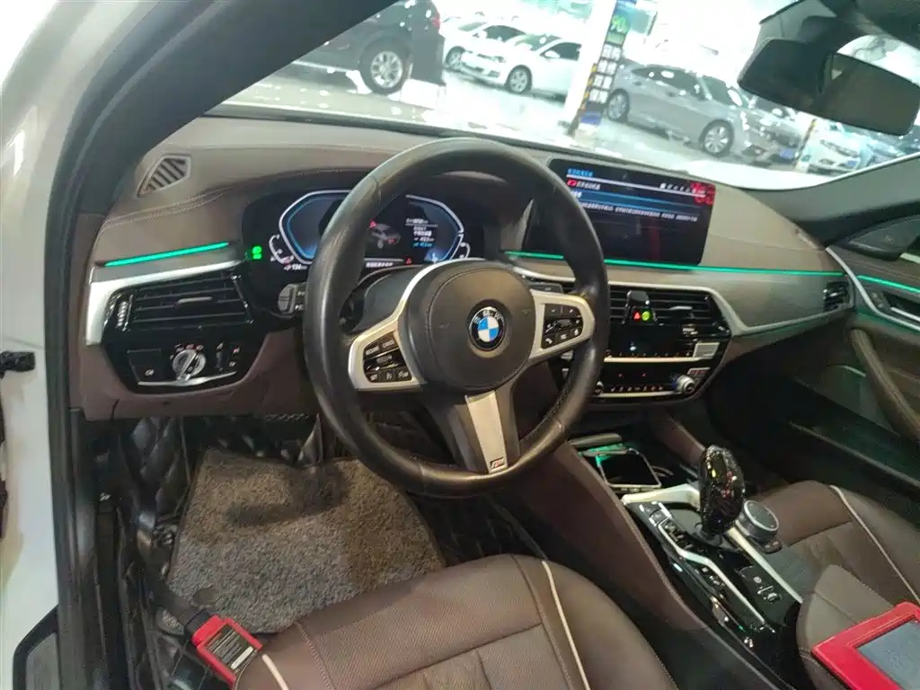 BMW 5 Series New Energy 2021 — фото 6