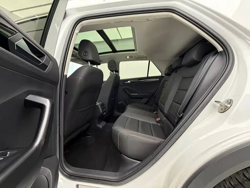 Volkswagen T-Roc 2022 — фото 11
