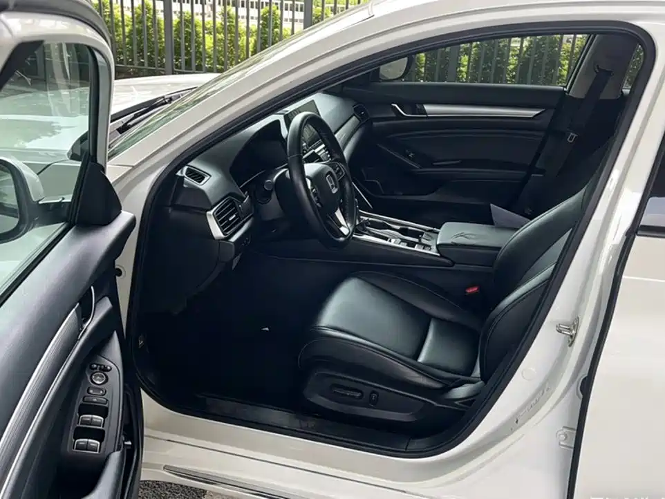 Honda Accord 2020 — фото 21