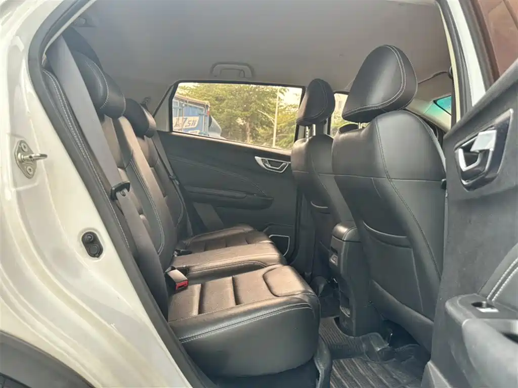 Geely Vision X3 2018 — фото 15