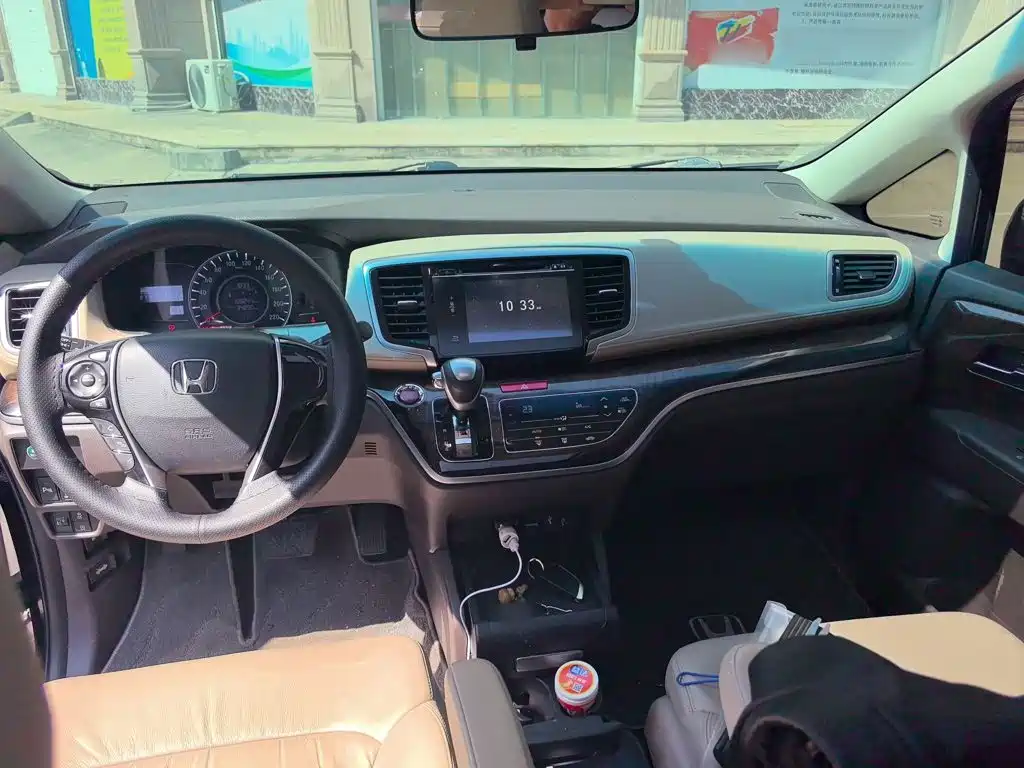 Honda Odyssey 2018 — фото 10