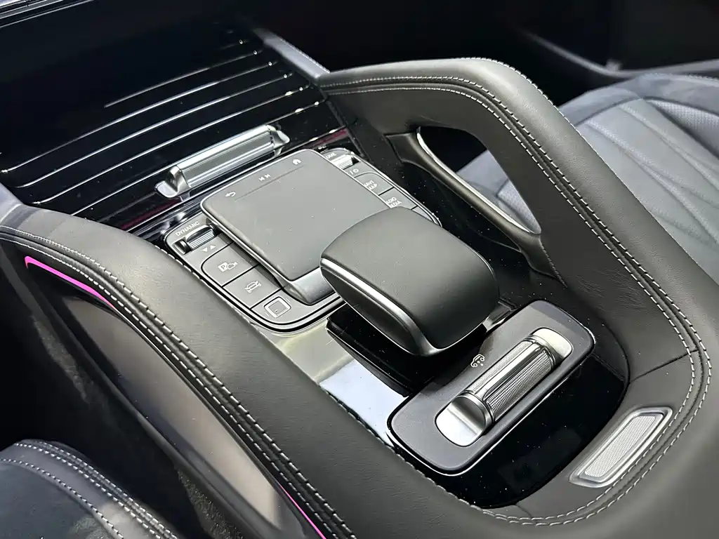 Mercedes-Benz GLS AMG 2025 — фото 17