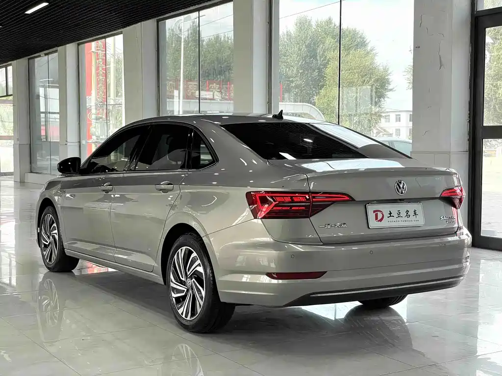 Volkswagen Sagitar 2022