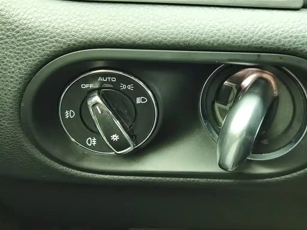 Porsche Macan 2018 — фото 21