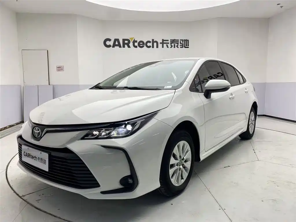 Toyota Corolla 2023 — фото 1