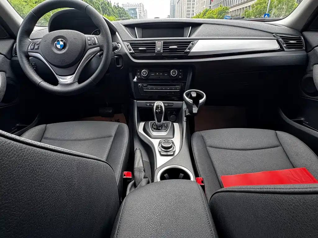 BMW X1 2015 — фото 21