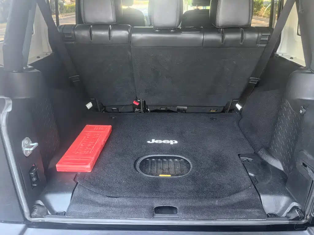 Jeep Wrangler 2017 — фото 20