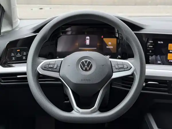 Volkswagen Golf 2021