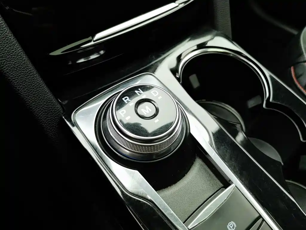 Ford Escape 2020 — фото 13