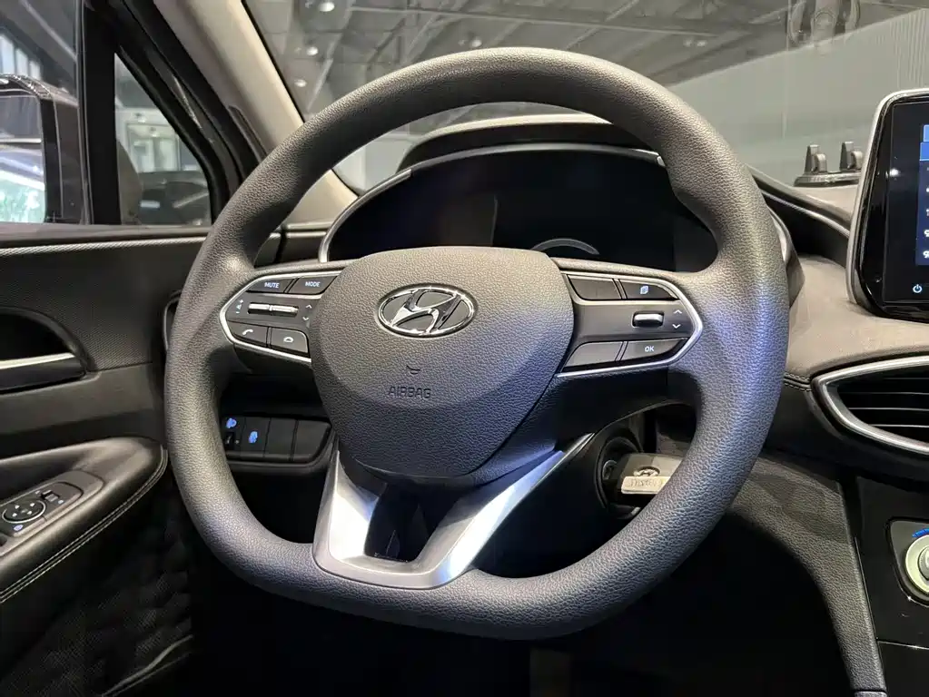 Hyundai Santa Fe 2021 — фото 8