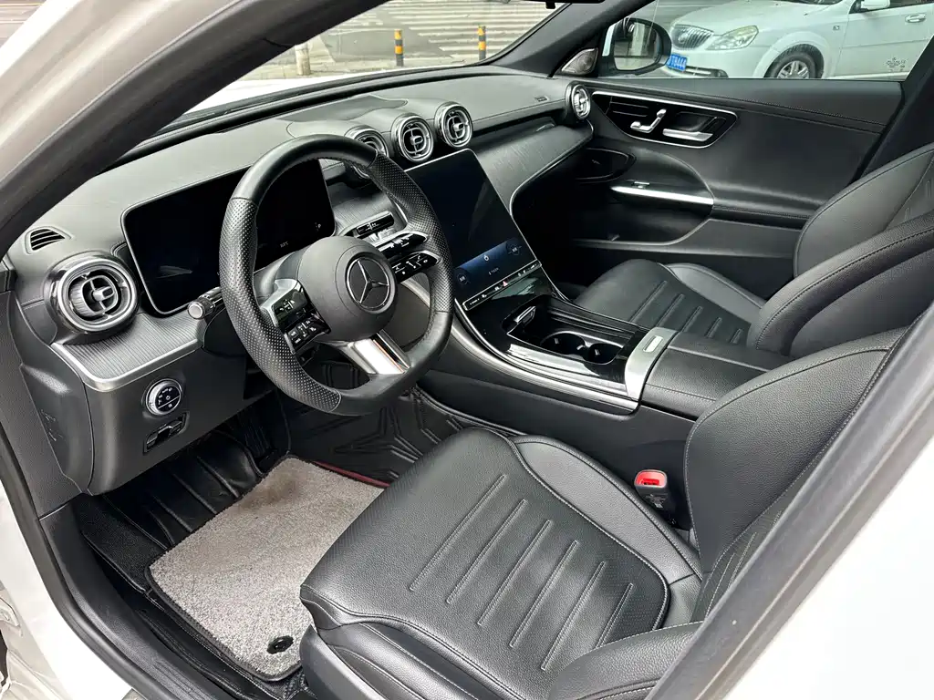 Mercedes-Benz C-Class 2024