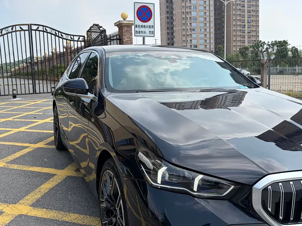 BMW 5 Series 2024
