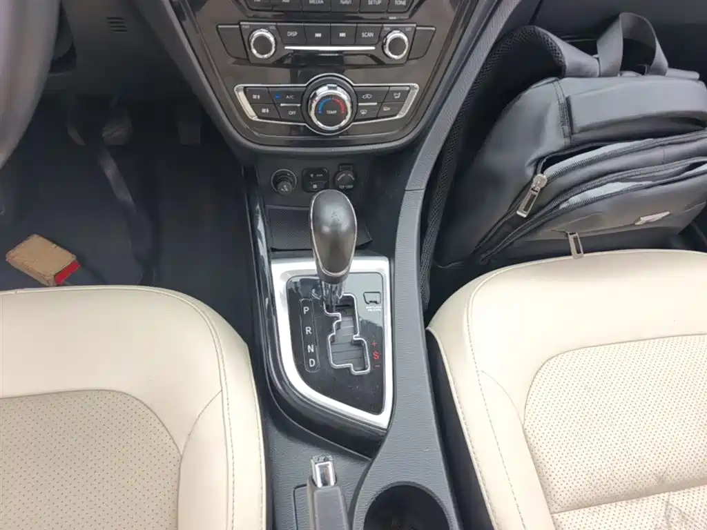 Changan V7 2015 — фото 14