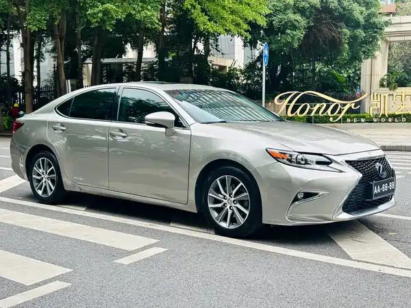 Lexus ES 2015