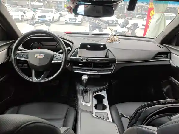 Cadillac CT4 2021