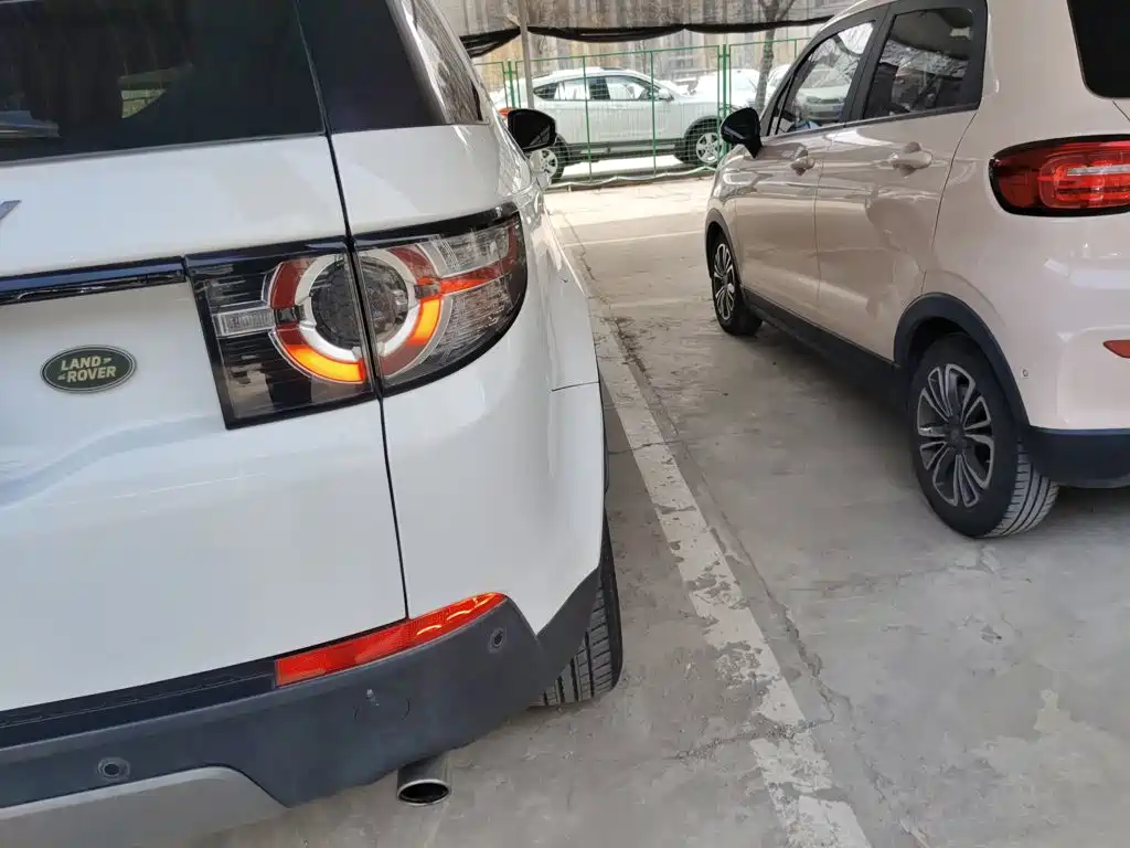Land Rover Discovery Sport 2017 — фото 24