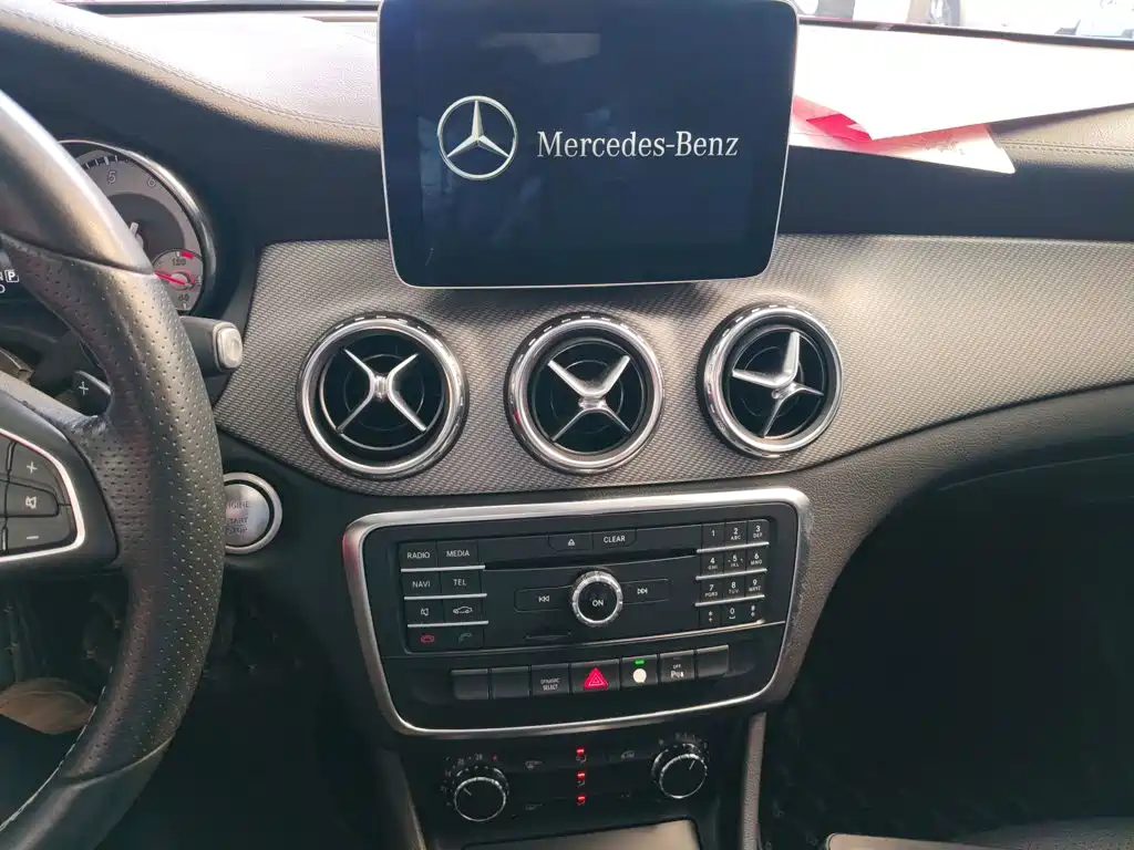 Mercedes-Benz GLA 2017 — фото 9