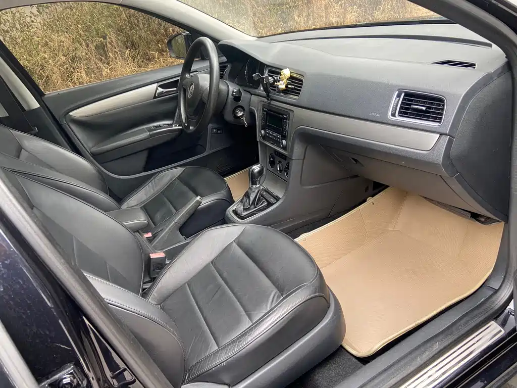 Volkswagen Lavida 2013