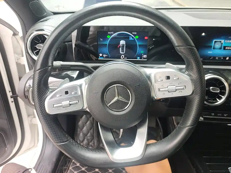 Mercedes-Benz A-Class 2019 — фото 15